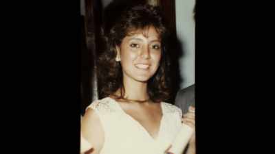 She was really
wearing a pretty dress - Lorena