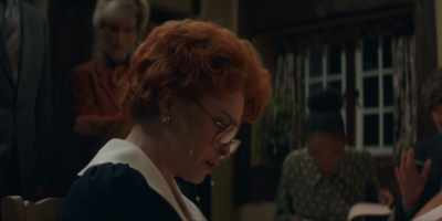 She recognises the artist.
Where? Where, where? - Nolly
