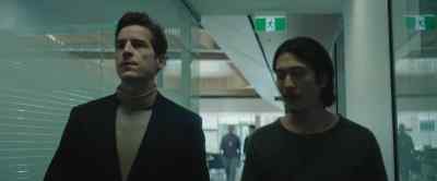 - She resigned yesterday.
Didn't give a reason.
- It's not like her. - Mind Wave