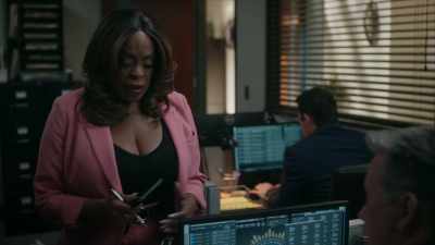She runs an illegal poker
game for high rollers - The Rookie: Feds