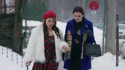 She said she wants to see us
at 2 o'clock, - The Christmas Listing