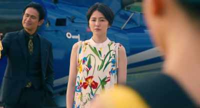 She secretly
calls the person "Star". - The Confidence Man JP - The Movie -