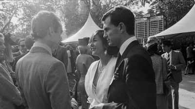 She seemed to me
to be a normal, nice, - Who is Ghislaine Maxwell?
