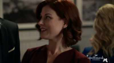 - She seems nice.
- Yeah. - Winter Castle