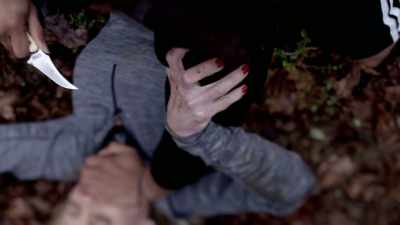 SHE SEES
A KNIFE IN HIS HAND. - Chandra Levy: An American Murder Mystery