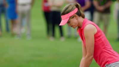 She settles in - Love on the Right Course