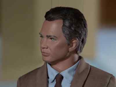 - She should have signaled. - Joe 90