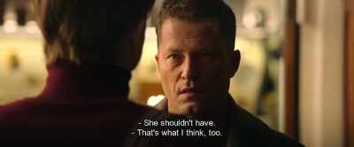 - She shouldn't have.
- That's what I think, too. - Hot Dog