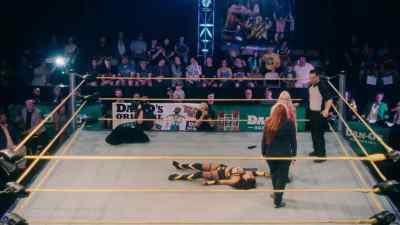She shoved her momma down. - Wrestlers