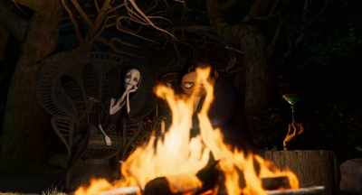 She slowly opened it to reveal - The Addams Family 2
