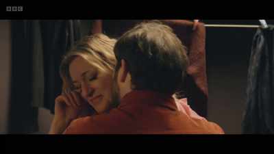 SHE SNIFFS - Am I Being Unreasonable?