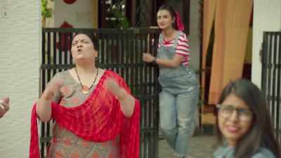 She has so many visitors, Rani, - Badnaam Gali