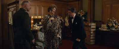 - She sold out faster than Sinatra.
- I don't doubt it. - Florence Foster Jenkins