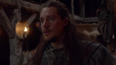 - She stays with me!
- Do nothing! - The Last Kingdom