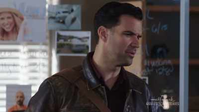She stopped using the
contraction for "you are" - Chronicle Mysteries: The Wrong Man