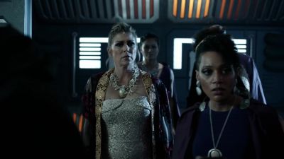 She stopped.
We're close. - The 100