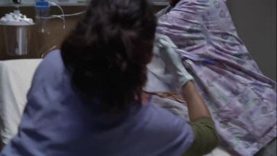 SHE SWALLOWED A LIGHTBULB. - Grey's Anatomy