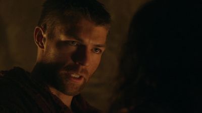 She takes to foot? - Spartacus