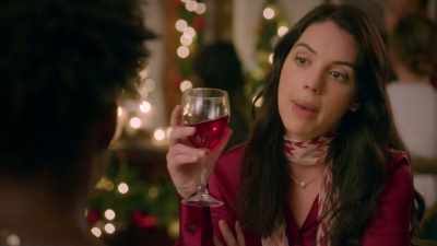 She is the person
who knows him best - A Sweet Christmas Romance