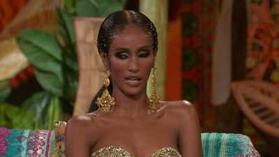 She-- and then she just
comes there, sits around, - The Real Housewives of Dubai