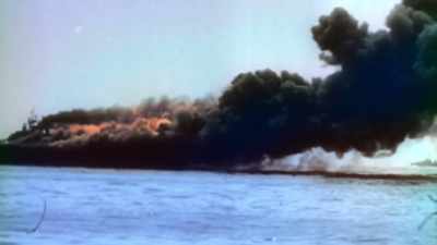 She has to retreat from duty. - The Pacific War in Color