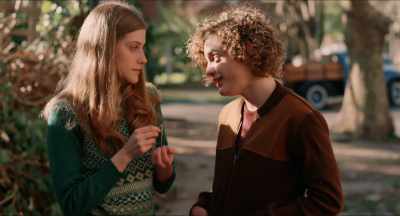 She told me, "Give
this to Marisol to make up - El Angel