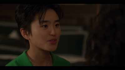 She trusts me, okay?
If I vouch for you, she'll do it. - The Girls on the Bus