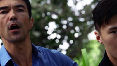 She walks first. - Hawaii Five-O