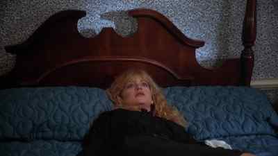 She wants to be alone. - Private Benjamin