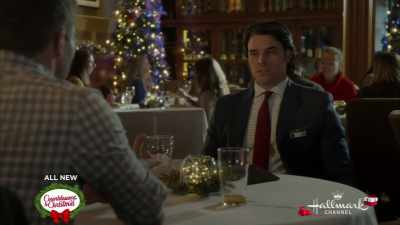 She wants to introduce you
to someone. - Chateau Christmas