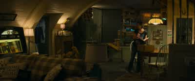 She was smart. - 10 Cloverfield Lane