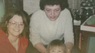She wasn't a motherly
type person, you know, - Queen of Meth