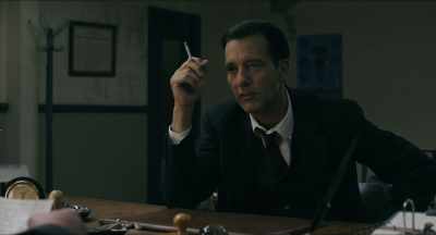 She wasn't one to
part with money, - Monsieur Spade