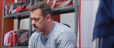 She wondered how a clown
could ever be in love. - Sultan