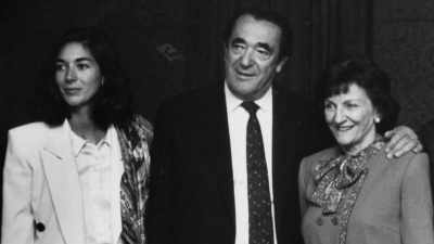 She would ask for
her mother's car to be towed - Who is Ghislaine Maxwell?