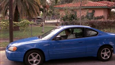 -Sheaun, hold on really tight.
-Why do I have to hold on tight? - Burn Notice