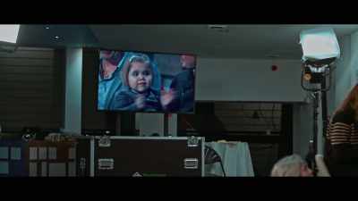 She'll give you a big... there you are.
Thank you very much! - Take Us Home: Leeds United