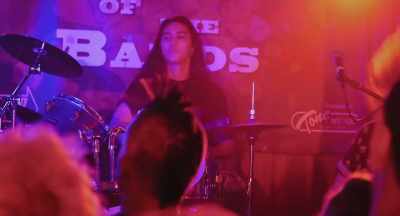 ♪ She'll never be
the prom queen ♪ - Summertime Dropouts