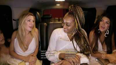 - She'll spend the night.
- No. I'm going for-- - The Real Housewives Ultimate Girls Trip