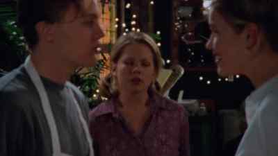 Shelly, that's it.
Get your boobs away from him. - Dawson's Creek