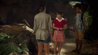 Shelly is very, very
convincing. - Rock Island Mysteries