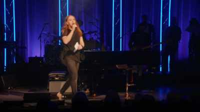 Shepherd's Bush Empire,
let me hear you say, “glossary"! - Tim Minchin: Back