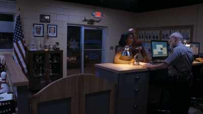 - Sheriff...
- Listen, - Boo 2! A Madea Halloween