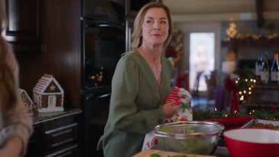 She's a 100 percent focused
on food, - Christmas on the Menu