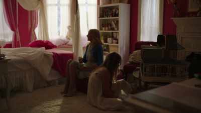 She's a bad influence - Sharp Objects