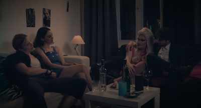 - She's a man though.
- I think so. - The Vagabonds