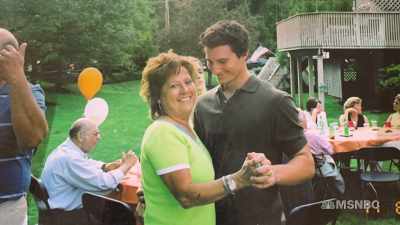 >> she's a phenomenal mother.
She's always there to support - Four Seasons Total Documentary