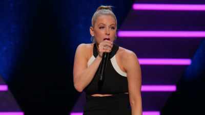 "She's a skank."
"She must not be smart." - Iliza Shlesinger: Unveiled