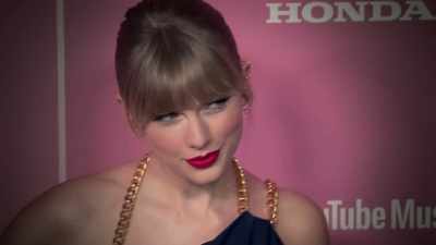 She's actually there
to pick up an award - Taylor Swift vs Scooter Braun: Bad Blood