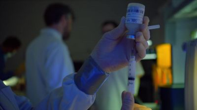 - She's all set, Doctor.
- Ok. - The Strain